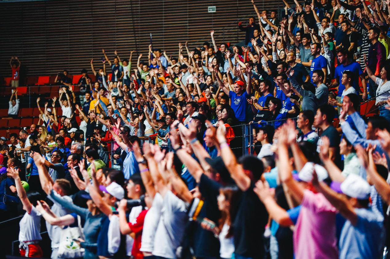  浓眉哥回归赛场，高光表现首场状态亮眼，雄鹿观众沸腾！-开云官网首页